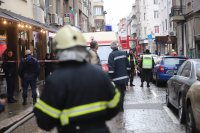 снимка 12 Две жертви след пожар в центъра на София, мъж е в тежко състояние (Снимки)