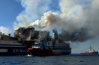 Седем българи остават в неизвестност след пожара на ферибота в Йонийско море