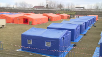 От нашите пратеници: Стадион в румънския град Сирет е превърнат в лагер за бежанци от Украйна