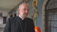 Отец Боян Саръев приема в манастира си жени и деца от Украйна, има нужда от храни, дрехи и финансова помощ