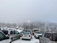 Обилни снегонавявания затрудниха достъпа към паметника Шипка