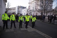 Активисти окупираха имение на руски олигарх в центъра на Лондон