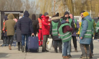 От нашите пратеници: Студено време и тежки условия за бежанците на граничен пункт "Исакча"