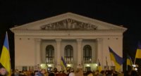 Руската армия е бомбардирала театър в Мариупол