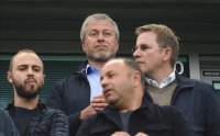 Роман Абрамович не може да продаде Челси заради новите санкции