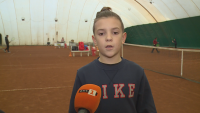 10-годишно момче, избягало от войната, ще тренира безплатно тенис във Варна