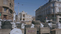 От нашите пратеници: В Одеса украинската армия засега удържа руските нападения, евакуацията продължава