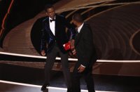 Раздадоха наградите "Оскар". Уил Смит удари шамар на Крис Рок и после взе статуетка