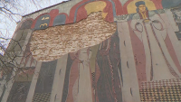 Спешно укрепват разрушеното сграфито на Димитър Киров в Пловдив