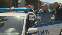 Хаджигенов и Бабикян заляха Руското посолство с червена боя, полицията ги арестува