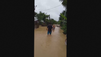 Мощна тропическа буря връхлетя Филипините, най-малко 25 са загинали