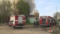 Пожар горя в склад за вторични суровини във Варна