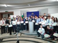 Трима ученици ще представят България в Европейския конкурс за млади учени