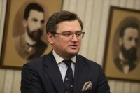 Украинският външен министър Дмитро Кулеба е поискал военна подкрепа от България (Обобщение)