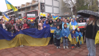 Антивоенно шествие в Слънчев бряг: Украинци и техните деца благодариха на България