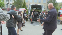 От специалните ни пратеници: Лекарства, храни и стоки от първа необходимост пристигнаха в Украйна