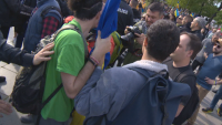 Сблъсъци и напрежение между протестиращи "за" и "против" военна помощ за Украйна