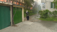 Евакуираха хора от жилищен блок заради голям пожар във Варна