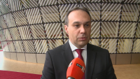 Министър Заков: Имаме достатъчно възможности да ремонтираме военна техника, очакванията на Украйна са реалистични