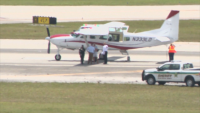 Пасажер приземи малък самолет във Флорида, след като пилотът не успял да го направи