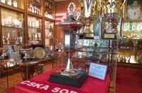 ЦСКА представи реплика на първия си шампионски трофей
