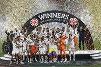 Айнтрахт Франкфурт триумфира в Лига Европа