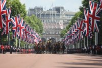Великобритания празнува платинения юбилей на кралица Елизабет Втора