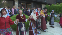 Ревю на народни носии във Варна