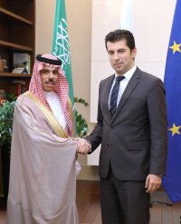 Премиерът Петков: България е заинтересована от възможностите за внос на петролни продукти от Саудитска Арабия