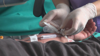 Болници отлагат планови операции заради недостиг на кръв