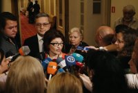 Десислава Атанасова: След серия от кризи вероятно ще настъпи и политическа