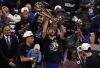 Голдън Стейт триумфира с титлата в НБА