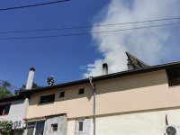 Голям пожар избухна в къща в благоевградското село Изгрев