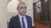 "Възраждане" внасят сигнал до прокуратурата за злоупотреба със служебно положение на Кирил Петков