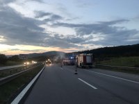 Товарен автомобил със слама се запали на магистрала "Тракия"