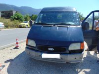 Арестуваха четирима българи, превозвали сирийски бежанци