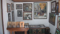Потомък на Васил Левски отвори галерия с картини в Карлово