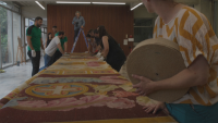 Реставрират ценен килим след пожара в Нотр Дам