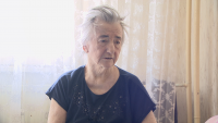 Възрастна жена на легло остана без грижи заради недостиг на лични асистенти