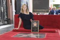 Актрисата Лора Лини получи звезда в Алеята на славата