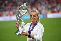 Англичаните ще се опитат да задържат треньора на женския отбор по футбол