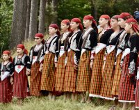 Над 7000 изпълнители на националния събор в Копривщица (СНИМКИ)