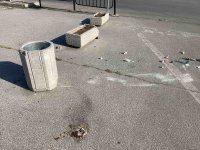 Зрелищна гонка в Пловдив: Дрогиран заби колата си в бетонни саксии пред сградата на КАТ