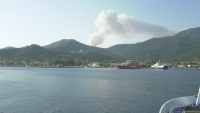 Голям пожар гори на остров Тасос, български туристи са евакуирани