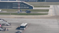 Хеликоптерите, които ще транспортират сръбските деца, кацнаха на летище София (ВИДЕО)
