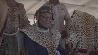 Зулусите отпразнуваха коронацията на новия си крал (СНИМКИ)