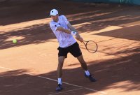 Александър Донски стартира с победа на турнир по тенис във Великобритания