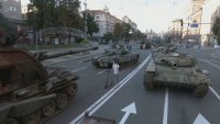 В Киев наредиха пленена руска военна техника вместо парад за Деня на независимостта (СНИМКИ)