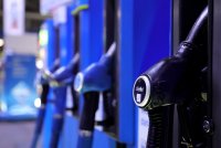 Държавата подготвя пакет от мерки за намаляване цените на горивата