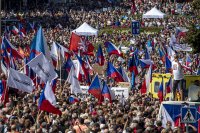 Десетки хиляди излязоха на антиправителствен протест в Прага
